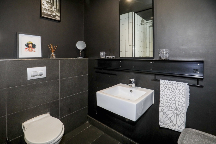 1 Bedroom Property for Sale in Woodstock Western Cape